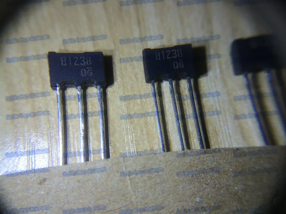 100PCS/LOT  2SB1238TV2R  2SB1238  B1238  2SB1238-Q TO92F  Medium power transistor(TRANS PNP 80V 0.7A)