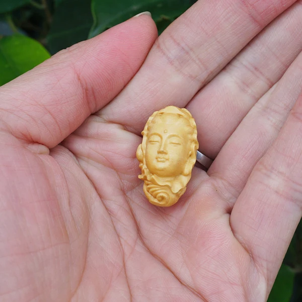 Natural Boxwood Carved Guanyin Bodhisattva Small Pendant Tiny Charms Mala Japa Beads Bracelet Jewellry Findings DIY Accessories