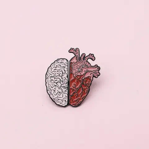 Realistic brain heart Couple pins Punk Badges Brooches Denim Enamel lapel pins medicine Gifts for men women Jewelry wholesale