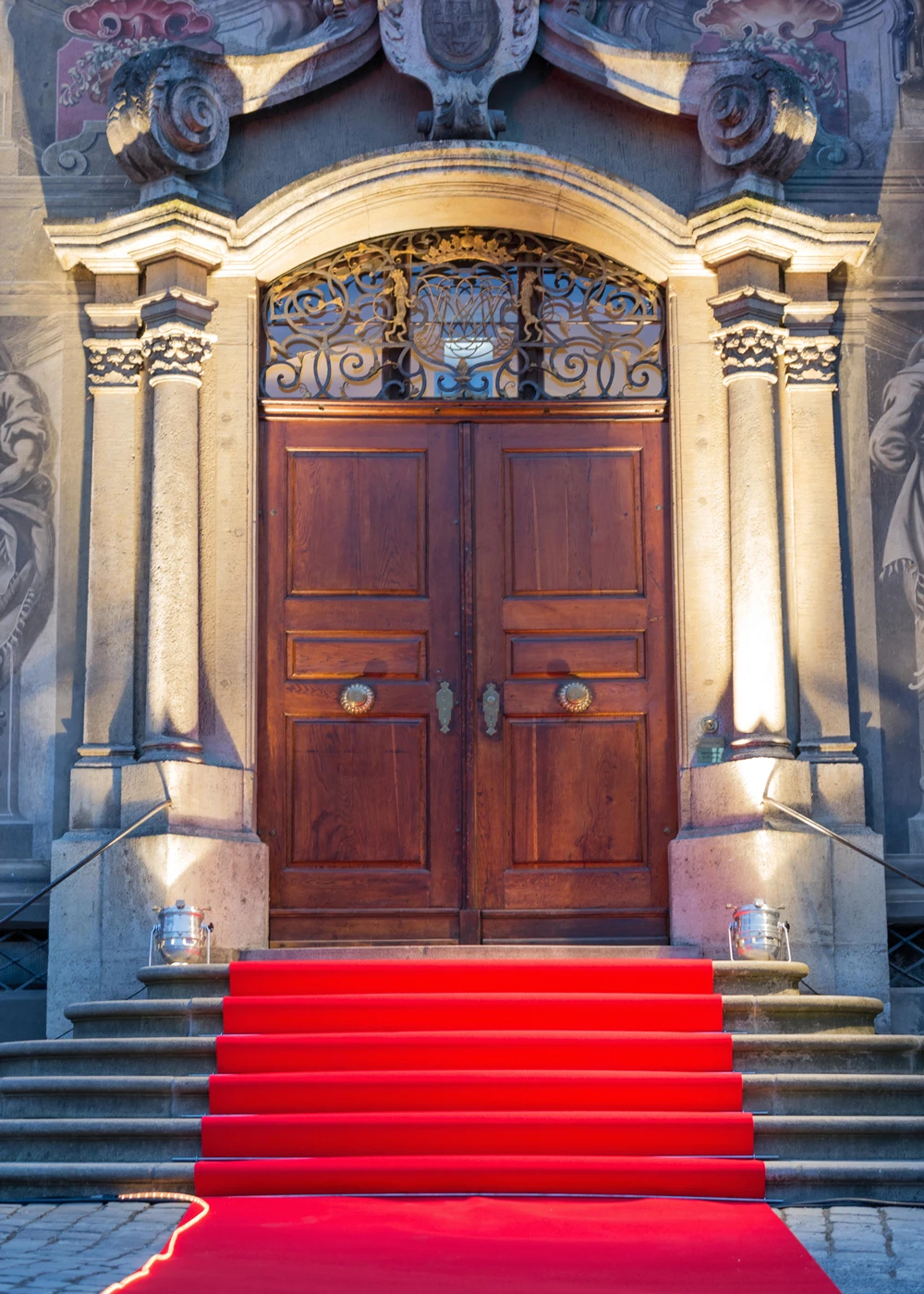 Capisco Old palaces door  Red Carpet Photography Backgrounds Vinyl Customizable Photography Backdrops Props For Photo Studio