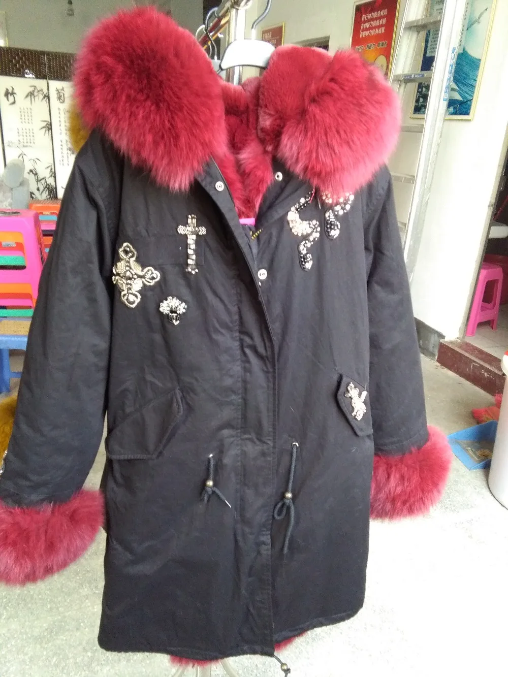 

Pretty Beads Winter Long Parka Burgundy Tartan Fox Fur &Faux Fur Overcoat Customized Design Jacket For Women