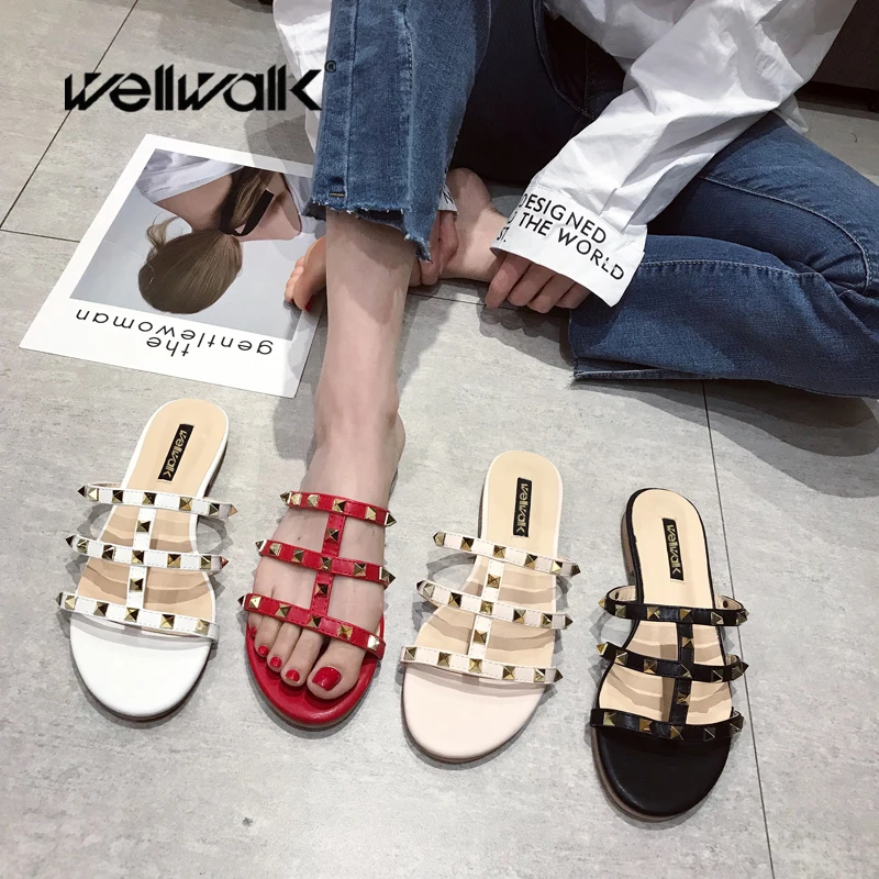 

Wellwalk Brand Rivet Strap Slippers Ladies Flat Slides Women Summer Slip On Sandals Fashion Sexy Design Slipper Female Gladiator