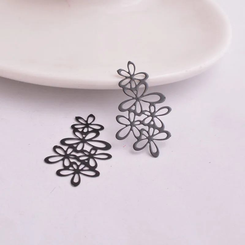 50 Stück AB2343 35mm*16mm Filigrane Anhänger Metall-Blumen Hohlanhänger Verbindungsstücke – Detail 7