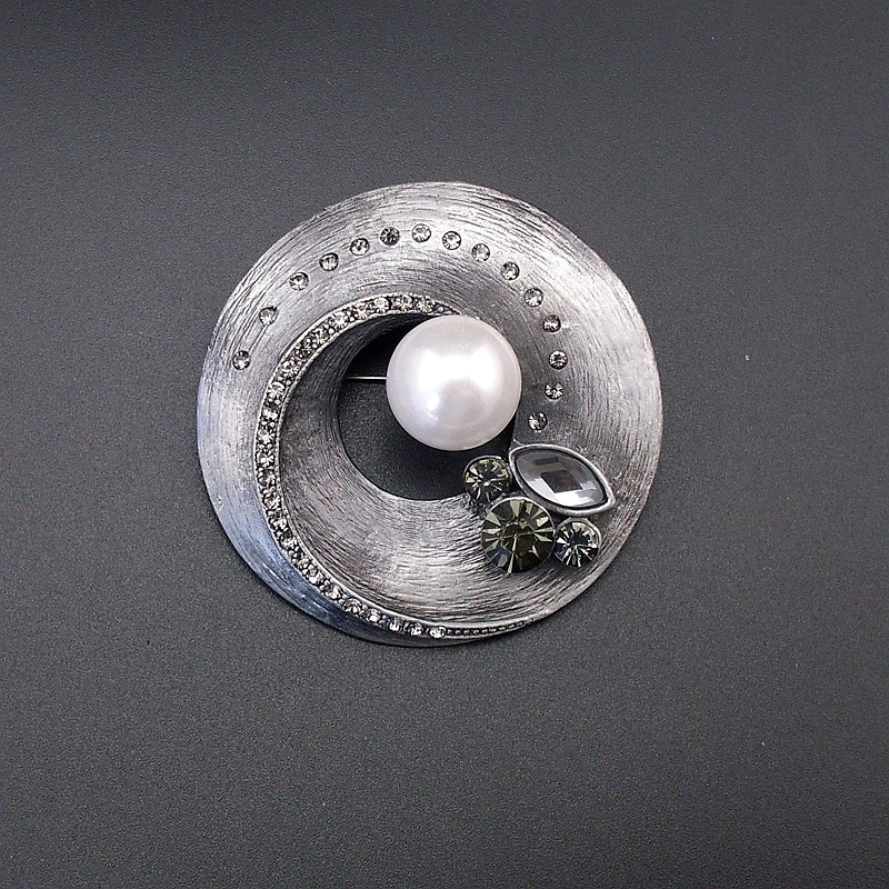 Retro Style Simulated Pearl Brooches Vintage Jewelry Black Gun Plated Metal Pin Brooch For Women Scarf Cilp, Item NO.: BH8100