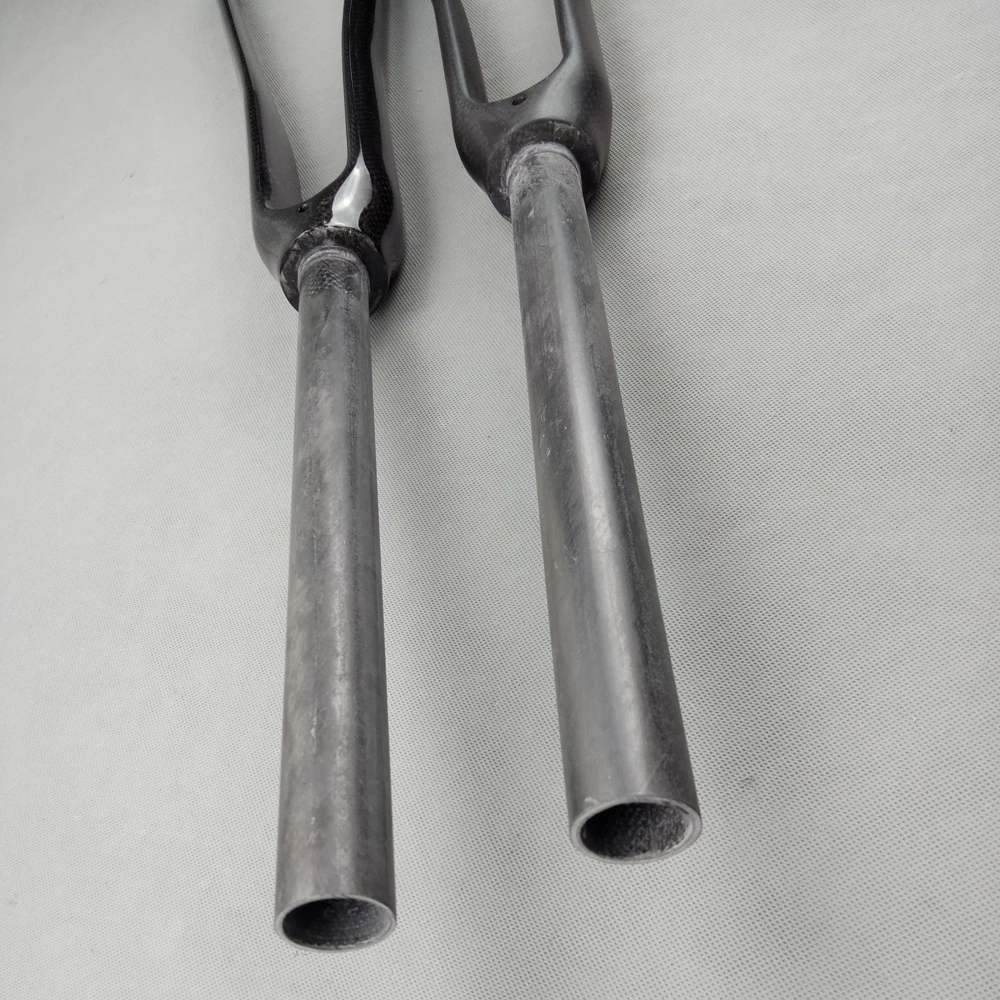 Carbon fiber fork for road bike, 3K carbon fiber fork, matte or glossy, without brand logo, 360g, 700C, 1 1/8 inch