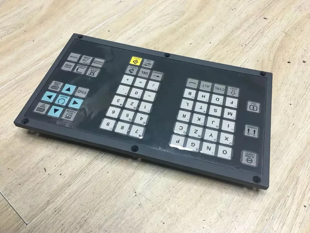 6FC5303-0DM13-1AA1 keyboard, used in good condition