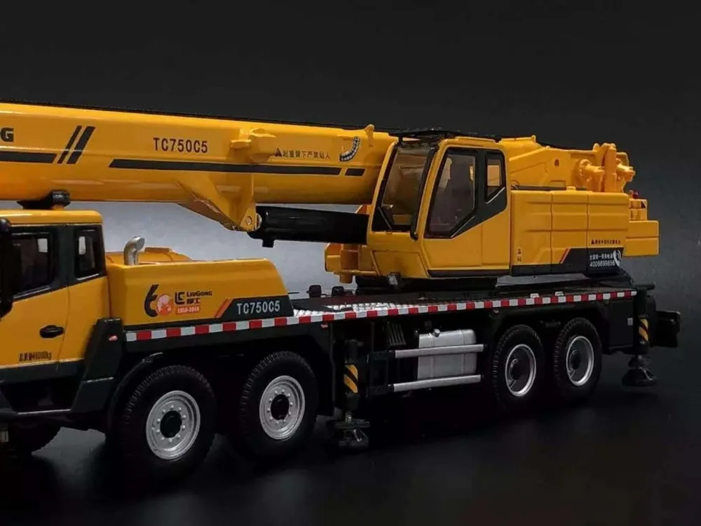 Collectible Alloy Model 1:50 Scale Liugong CLG TC750C5 Mobile Heavy Crane Engineering Machinery Diecast Model Toy for Decoration