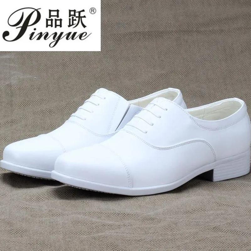 Big Size Men White Wedding Dress Shoes Breathable Three Joint Performance Shoes Men\'s Pointed Formal Shoes Plus Yard