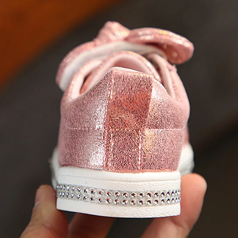 Zapatos informales para niñas pequeñas, zapatillas deportivas con lentejuelas y lazo de cristal para correr