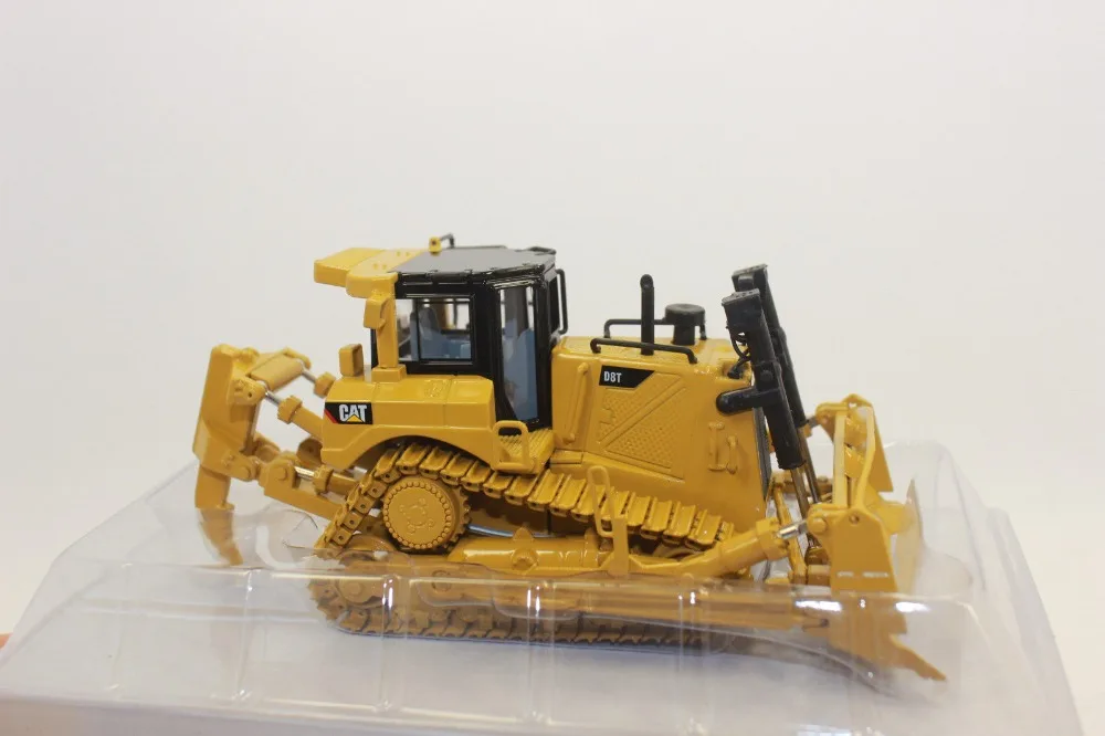 Norscot 1:50 Caterpillar CAT D8T Engineering Machinery Bulldozer Track Type Tractor Diecast Toy Model 55299 Collect,Decoration