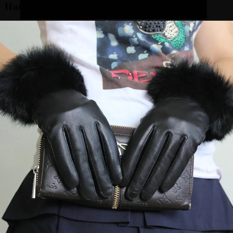 Hot-selling black women\'s small rabbit fur thickening thermal genuine leather gloves women\'s winter