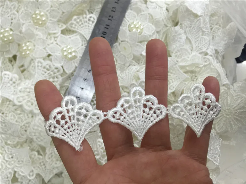 70yards Ceam white  Polyester chemical  Lace Victorian lace Trim diy crafted sewing wholesale wide3.2cm