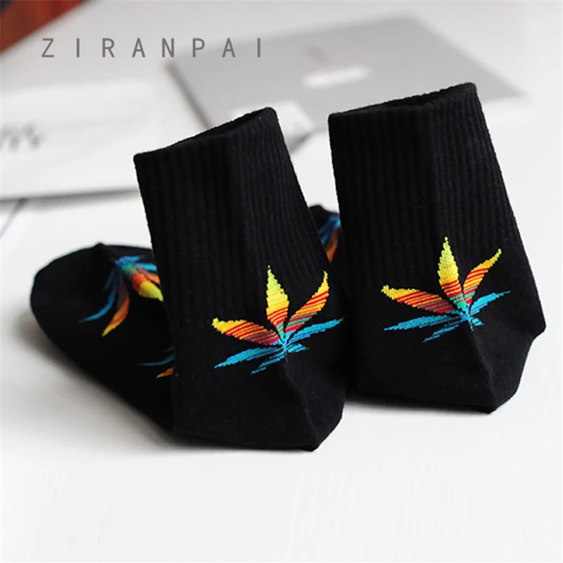 Men's socks new maple leaf socks in the tube cotton skateboard hemp leaves in the tube socks trend Korean street sports socks