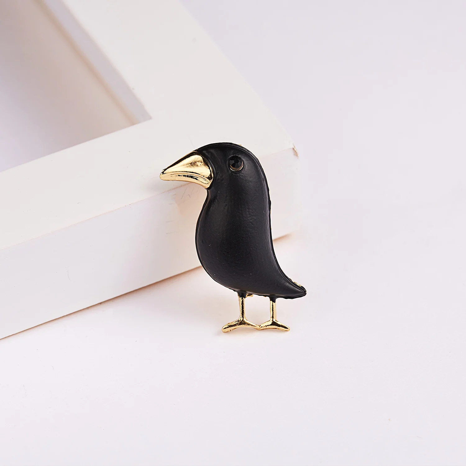 Rinhoo Black Crow Brooch Paint Enamel Bird Animal Brooches Men Women Suits Dress Hat Collar Lapel Pins Scarf Buckle Jewelry Gift