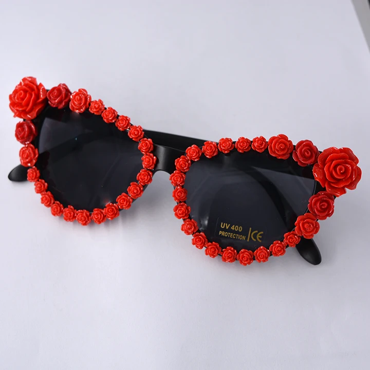 Brand Design Baroque Cat Eye Flowers Black Sunglasses Charm Women Casual Beach Crystal Rhinestones Designer Sunglasses Gifts