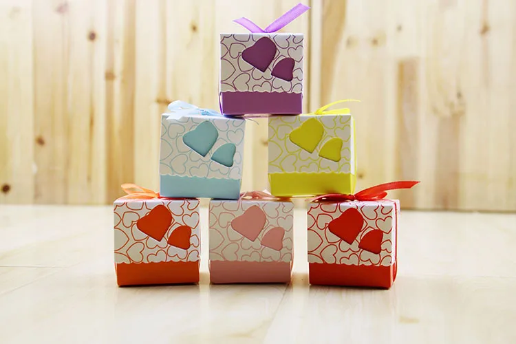 

5*5*5cm Love Heart Candy Paper Boxes Party Favors Candy Boxes Gift Boxes 200piece\lot Free shipping