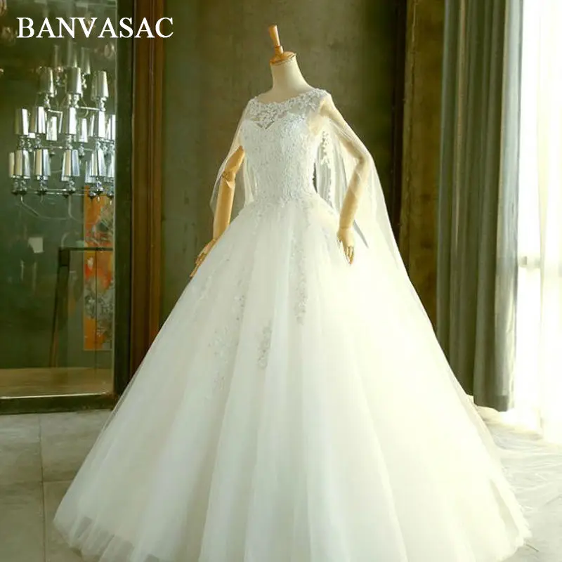 Banvasac novos cristais elegantes o pescoço vestidos de casamento sem mangas cetim bordado tribunal trem rendas vestidos de baile de noiva