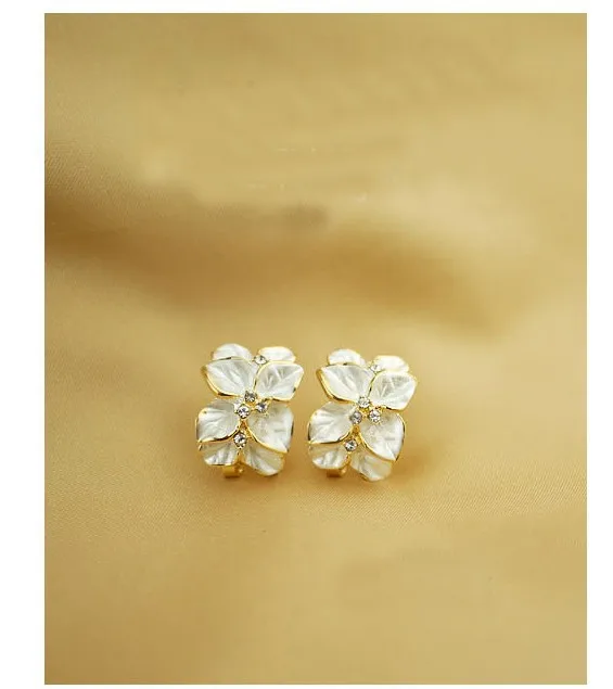 Vivid Leaf Gardenia Flower White & Black Trendy Stud Earrings for Women piercing Jewelry