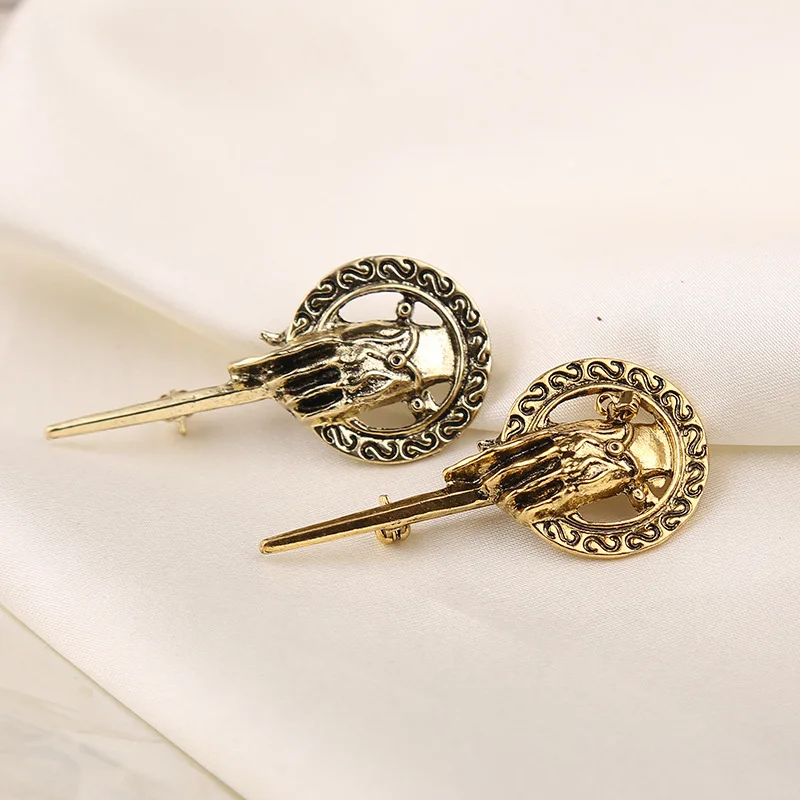 Fooderwerk Jewelry Ice And Fire Song Power Game King Scepter Hand Men Women Brooch Badge Commemorative Clothes Accessories Pins