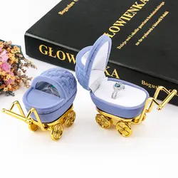 1 Stuk Schattige Fluwelen Sieraden Doos Baby Rijtuig Trouwring Doos Geschenkdoos Ketting Ring Case Oorbellen Houder Voor Sieraden Display
