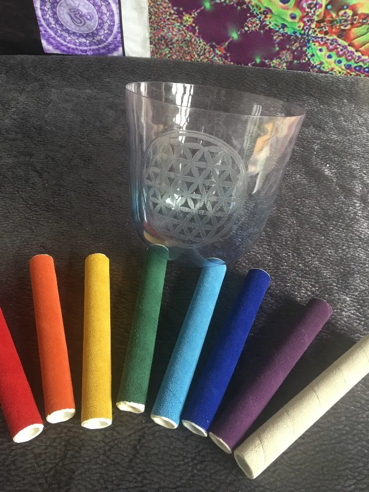 

factory speical price light clear crystal singing bowl E solar plexus 7.8" + flower of life carved + suede mallet and o-ring