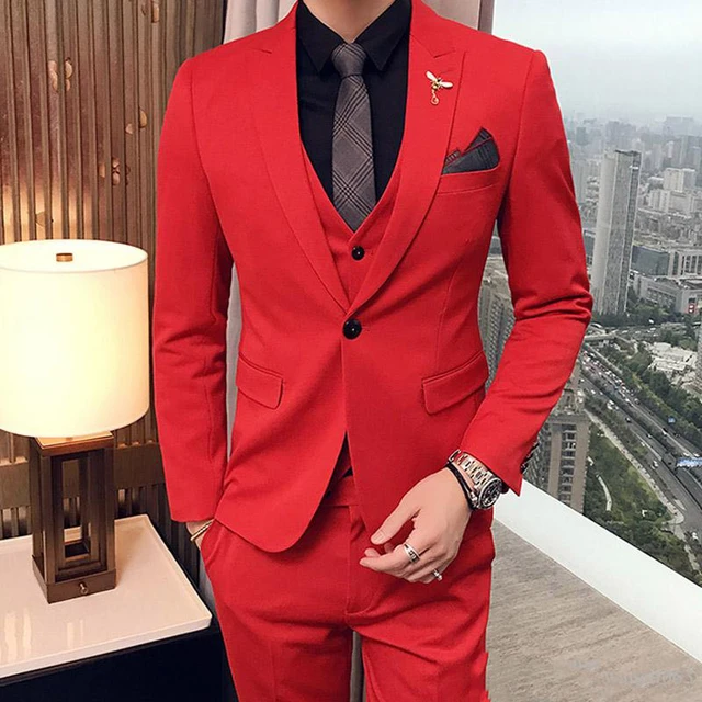 Terno rojo hombre sale