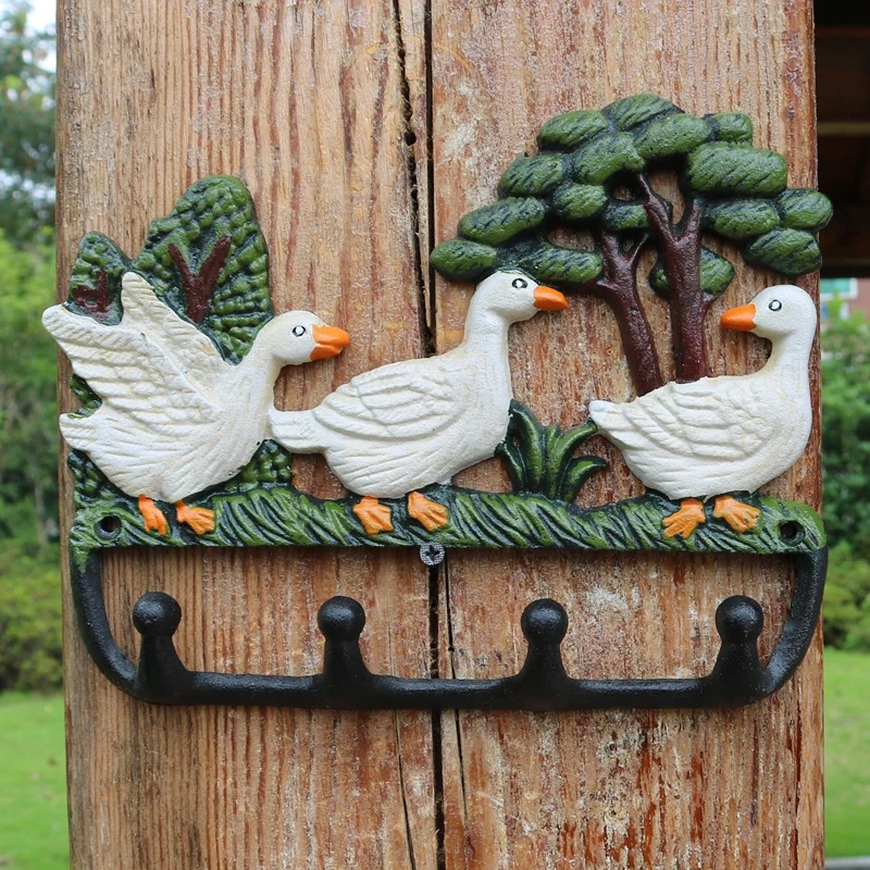 European Vintage Hand Painted 3 White Ducks On Green Lawn Design Cast Iron Home Garden Decor Wall Mounted Hook with Four Hangers