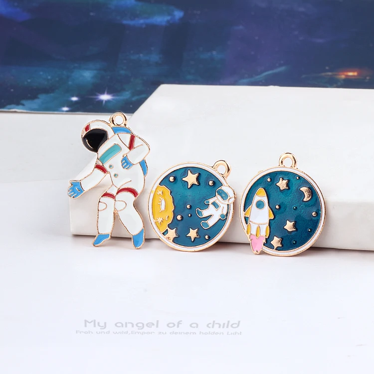 Newest 30pcs/lot alloy drop oil cartoon astronaut/round planet shape alloy floating locket charms diy jewelry chainkey pendants