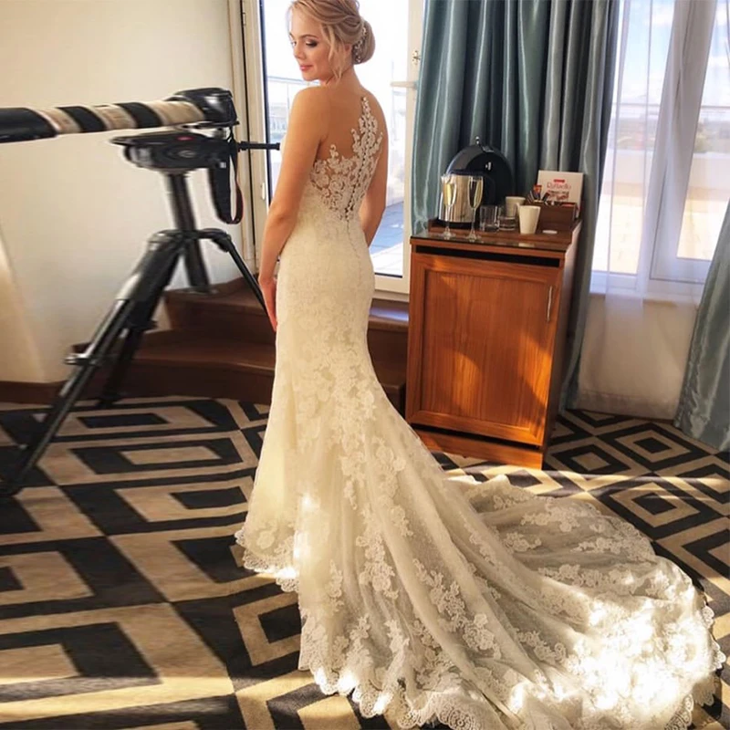 2019 Elegant Mermaid Trouwjurk Hals Mouwloze Bridal Dress Applicaties Overdekte Button Robe de mariee Kapel Trein