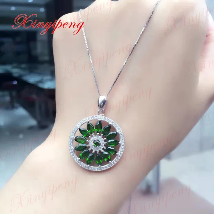 

925 sterling silver with 100% natural female diopside pendant necklace Luxury and generous