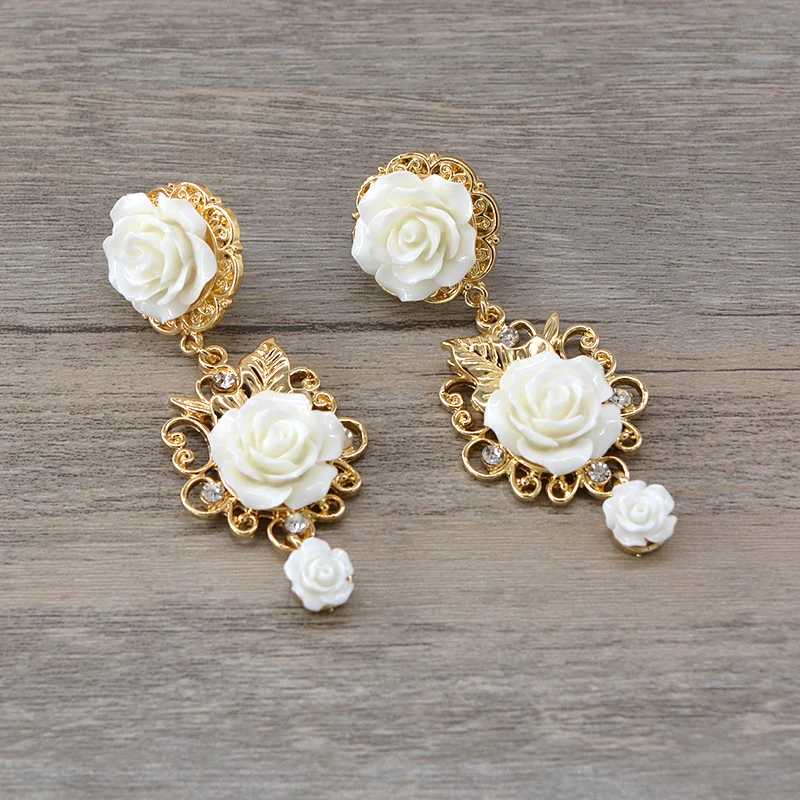 new design Fashion vintage white Flowers Drop Earring Retro Vintage Alloy Women Elegant Small Crystal Dangle Earring