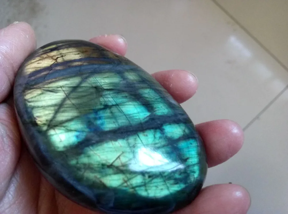 

Labradorite Palm Stone 3.4" 204.3g Polished Rock Mineral Specimen Chakra Healing