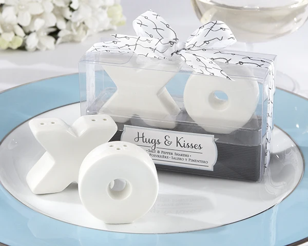 

(20Pcs=10boxes) Romantic Bridal shower Favors of Hugs and Kisses Salt and Pepper Shakers Wedding favors for Xoxo Party Favors