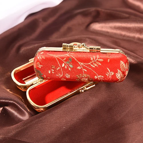 1Pcs Embroidered Coin Lipstick Case Bags Holder With Mirror Flower Design Lipstick Case Box Hasp Cosmetic Bags Random Color