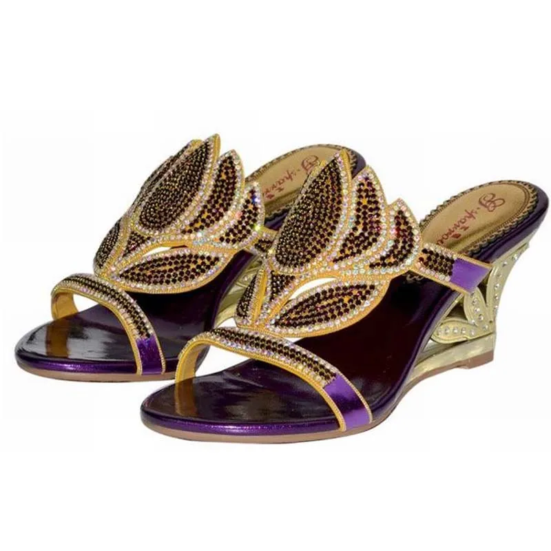 

2018 Summer New Bling bling Crystal Woman Slippers Fashion Gold Purple Sexy Wedge Rhinestone sandals cut-outs flower heels shoes