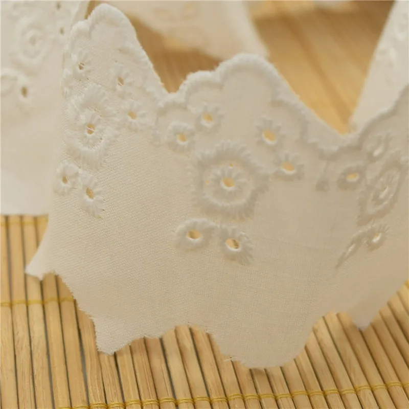 150Yard   Cotton Lace White Cotton and polyester Ruffle Eyelet Lace 5.8cm Crafts/Costume/Larp/Sewing wholesale .