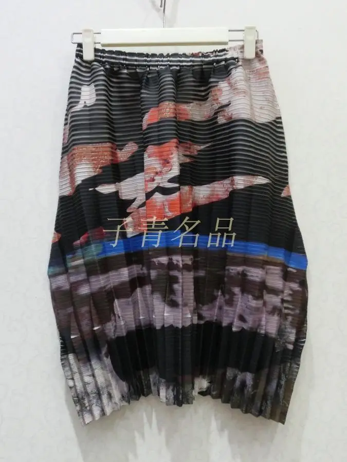 

HOT SELLING Miyake fold fashion printed skirt Folding horizontal lamination skirt IN STOCK