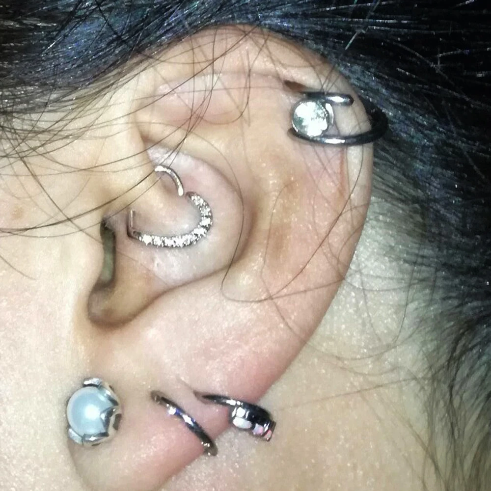 BOG-Lot 1PC Brass Ear Tragus Cartilage Earring with Press Fit Zircon CZ Heart Hoop Daith Piercing Ear Cartilage Piercing Jewelry
