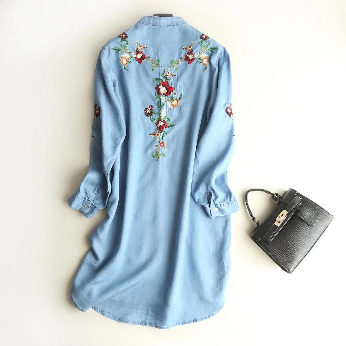 2019 Women Shirts Long Sleeve Flower Embroidery Cotton Denim Soft Blouse Women Long Shirts Femme Blusa Loose Tops For Women