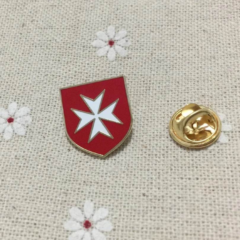 Masonic Red Shield with White Maltese Cross Crusader Order Knight Lapel Pins and Brooches Masons Freemasonry Pin Badges