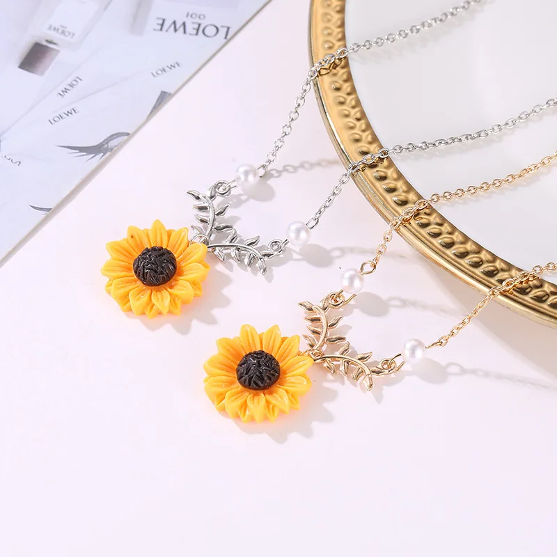 Delicate Sunflower Pendant Necklace For Women Creative Imitation Pearls Leaves Jewelry Necklace Clothes Accessories