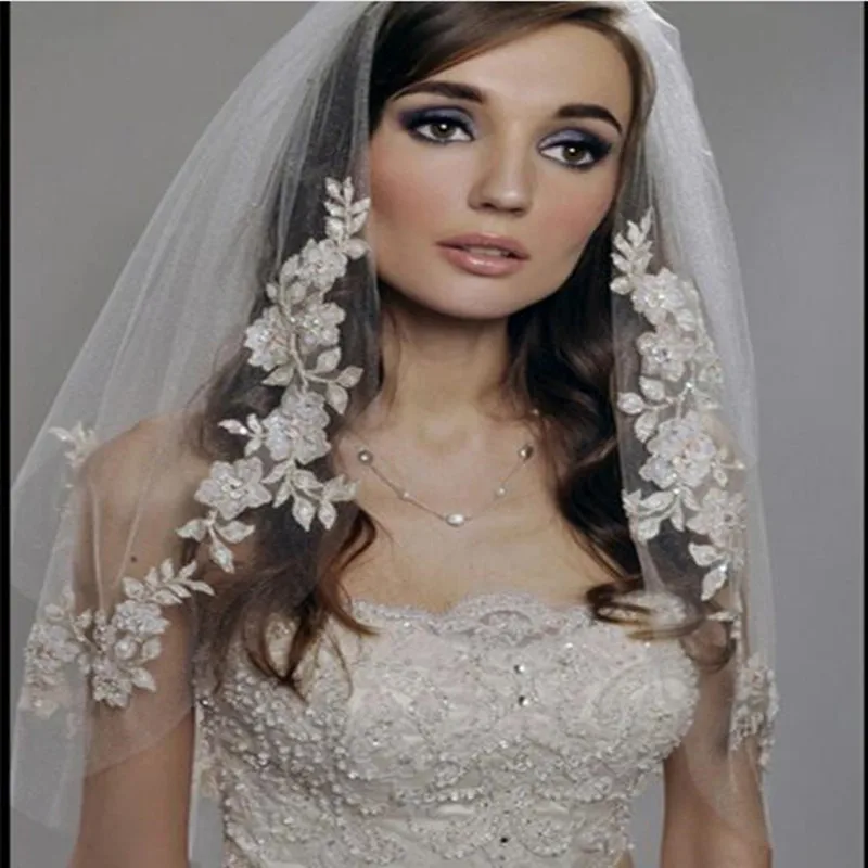 Simple New Elbow Length 60-75cm Short Veil Two Layers Appliques White/Ivory Wedding Veil With Pearls Beading Edge Bridal Veil