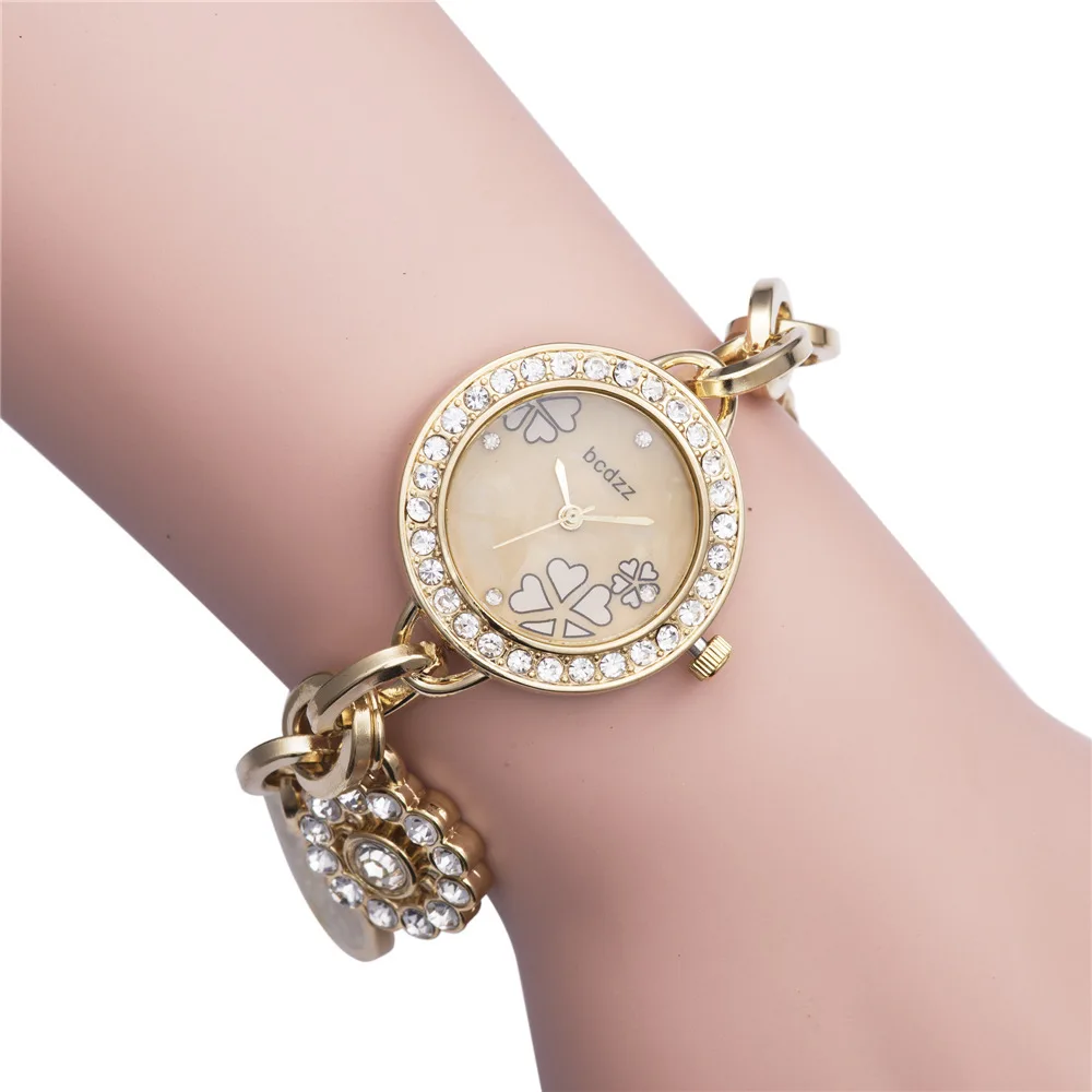 

Women's Four Leaf Clover Pattern Round Dial Alloy Band Analog Quartz Watch, 2016 Heart Pattern Decorate Ladies Bracelet Watch