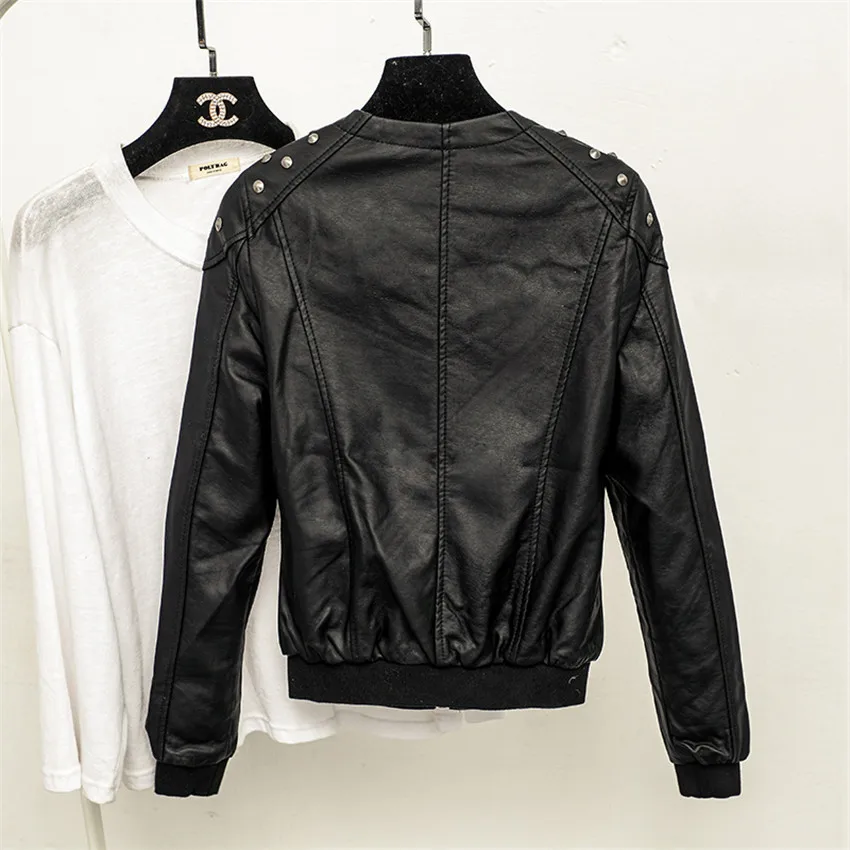 Autumn Women Rivet PU Jacket Slim Zipper Short Motorcycle Jackets Female Big Size S-3XL Faux Soft Leather Coats Streetwear 822