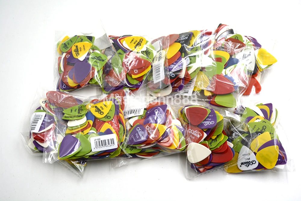 Thousand of Alice Smooth Nylon Electric/Acoustic Guitar Picks 6 Thickness Optional Free Shipping