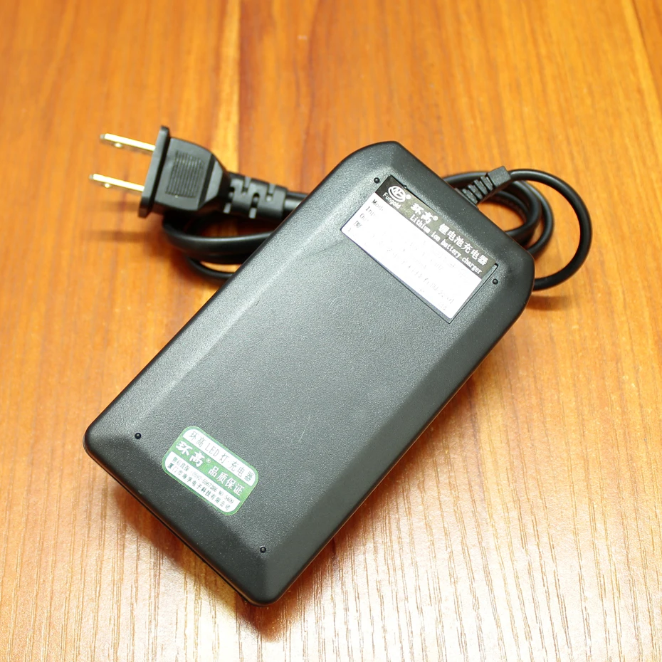 Linterna de batería de litio de doble carga, Cargador Universal de 26650 V, 18650 V, 14500 V, 18500/10440/3,7/4,2