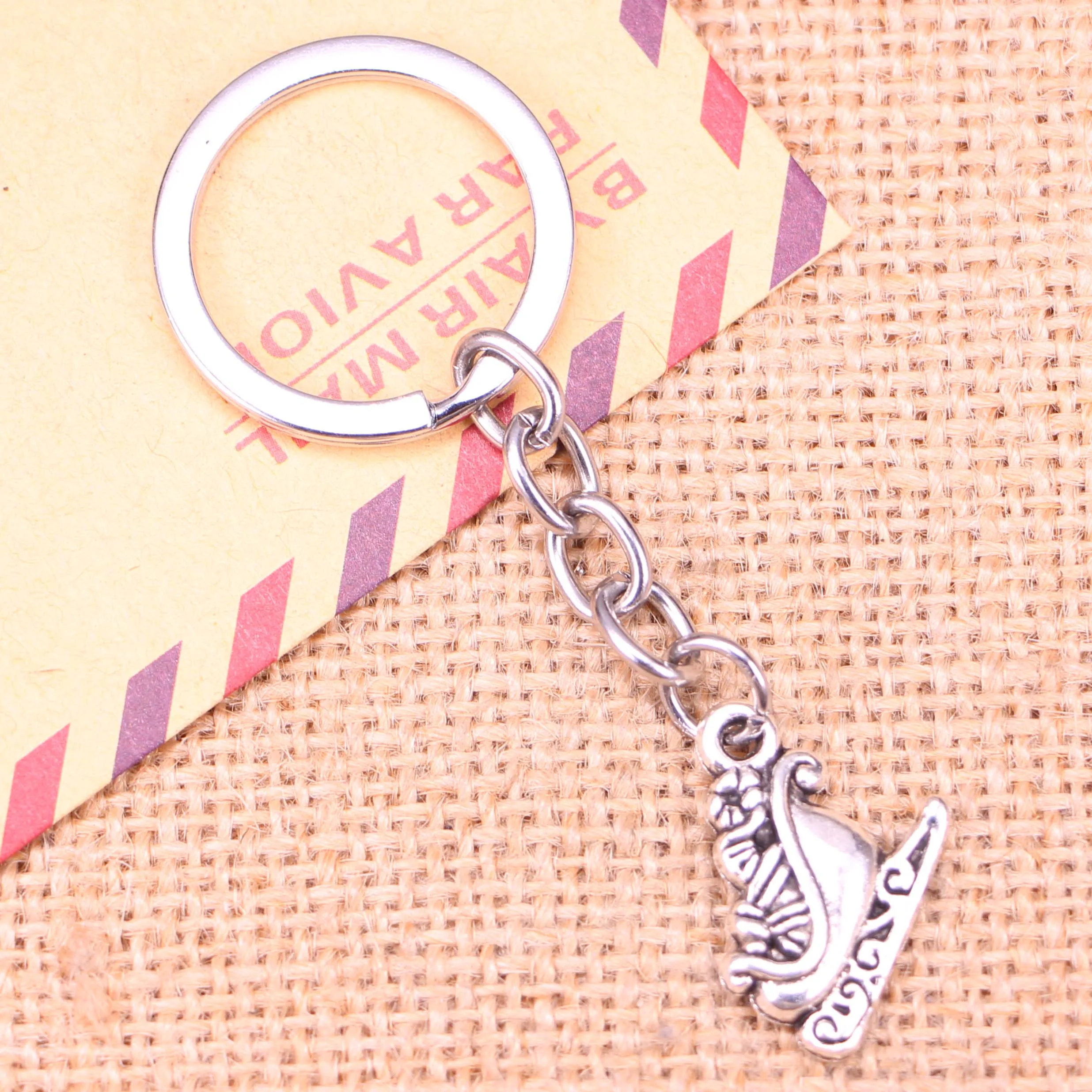 20pcs New Fashion Keychain 18x17mm Christmas boots Pendants DIY Men Jewelry Car Key Chain Ring Holder Souvenir For Gift