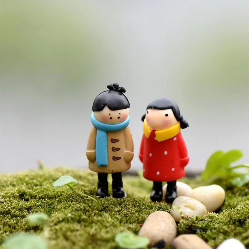 Winter Lovers figurine Wedding decoration fairy garden people statue miniature ornaments resin craft Moss micro landscape