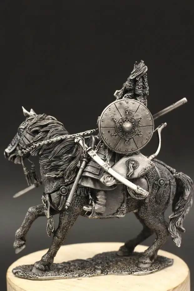 Exquisite Mongolian Imperial Cavalry 1/24 Tin Metal Ancient Soldier Model Miniature Figurines Home Decoration Accessories 14cm