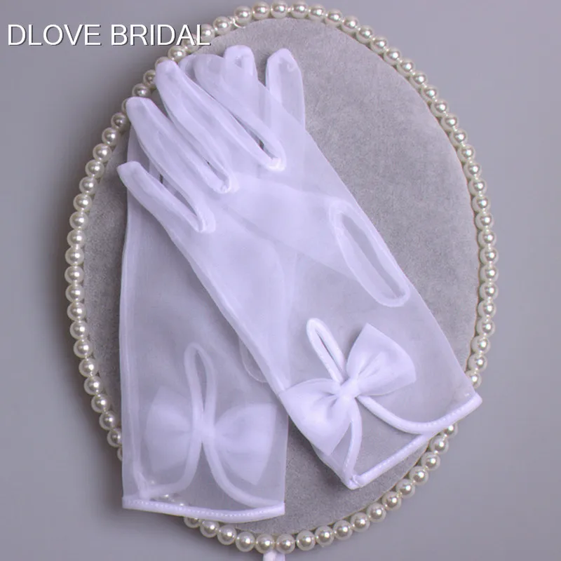 Short Simple Wedding Bridal Gloves with Bow Cheap High Quality Illusion Tulle Wrist Length Full Finger White Ivory